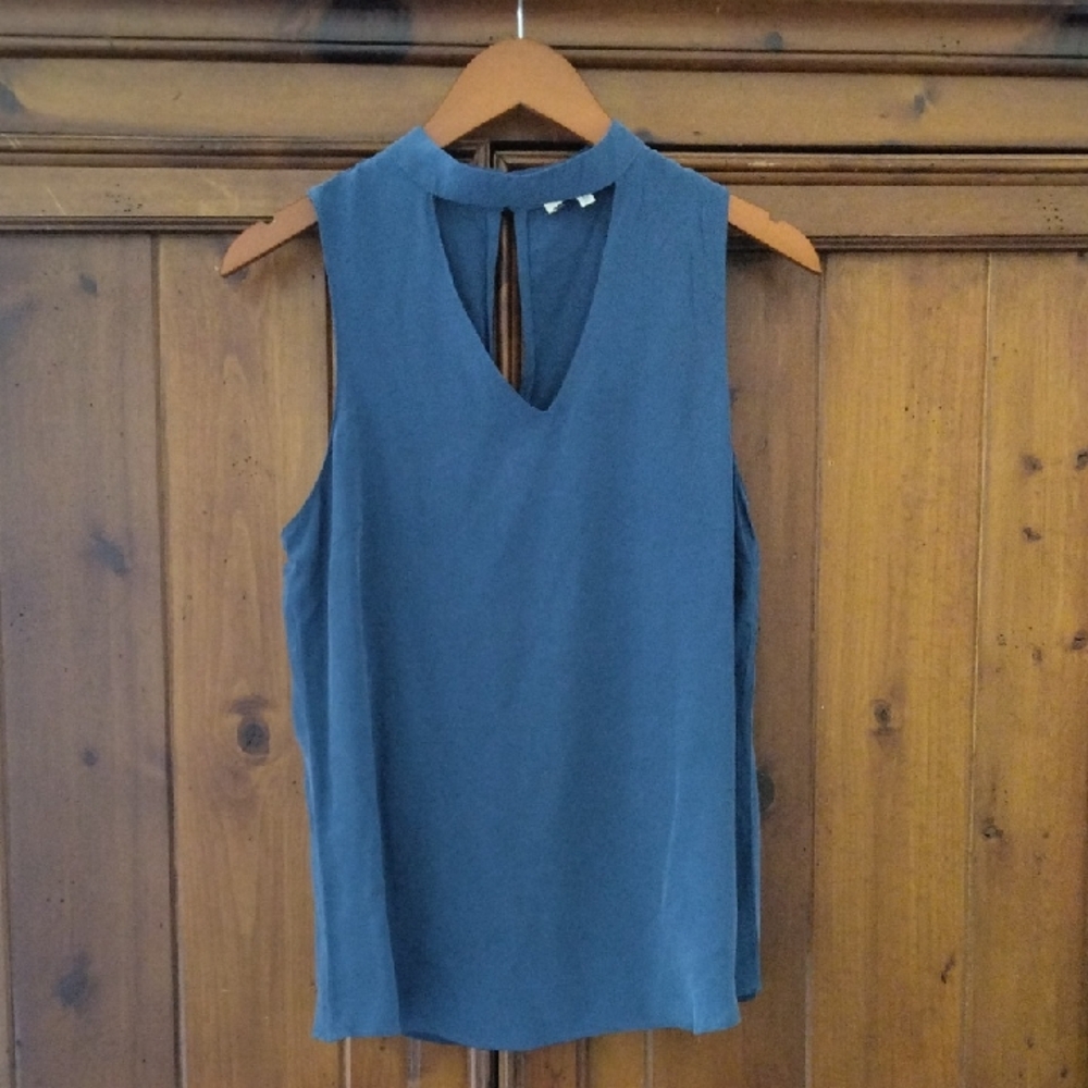 41 Hawthorn Sleeveless Navy Blouse
